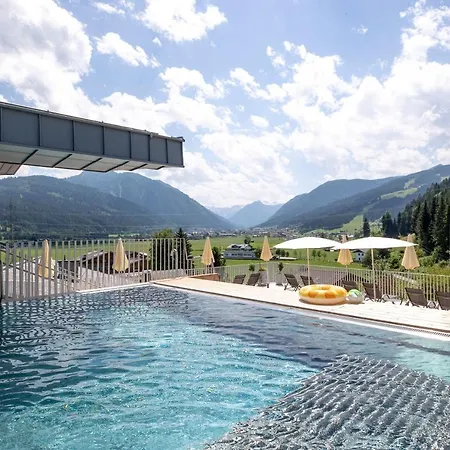 Otel Felsenhof Flachau