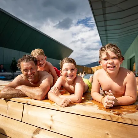 Otel Felsenhof Flachau