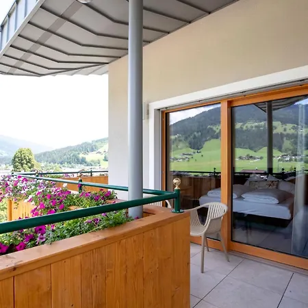 Hotel Felsenhof 4*