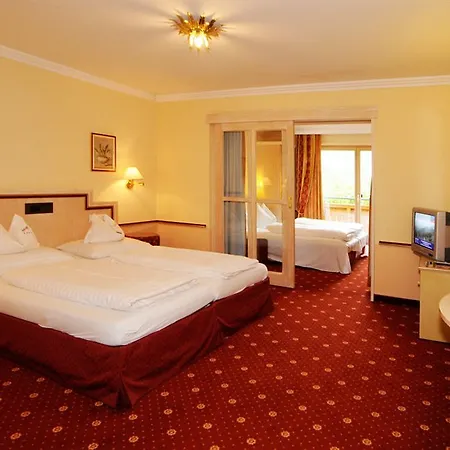 Felsenhof Otel 4*